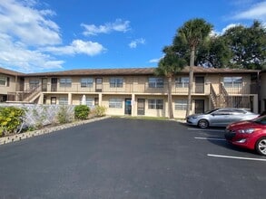 1351 S Ridgewood Ave in Daytona Beach, FL - Building Photo - Building Photo