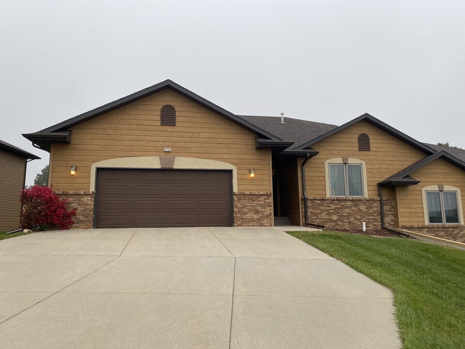 4726 Dornoch Ct in Rapid City, SD - Building Photo