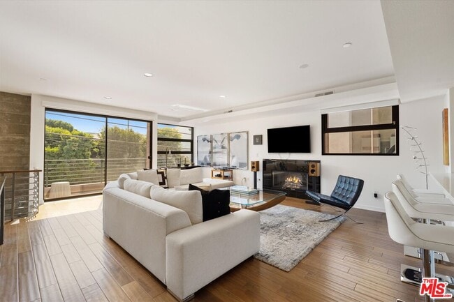 property at 1410 Innes Pl