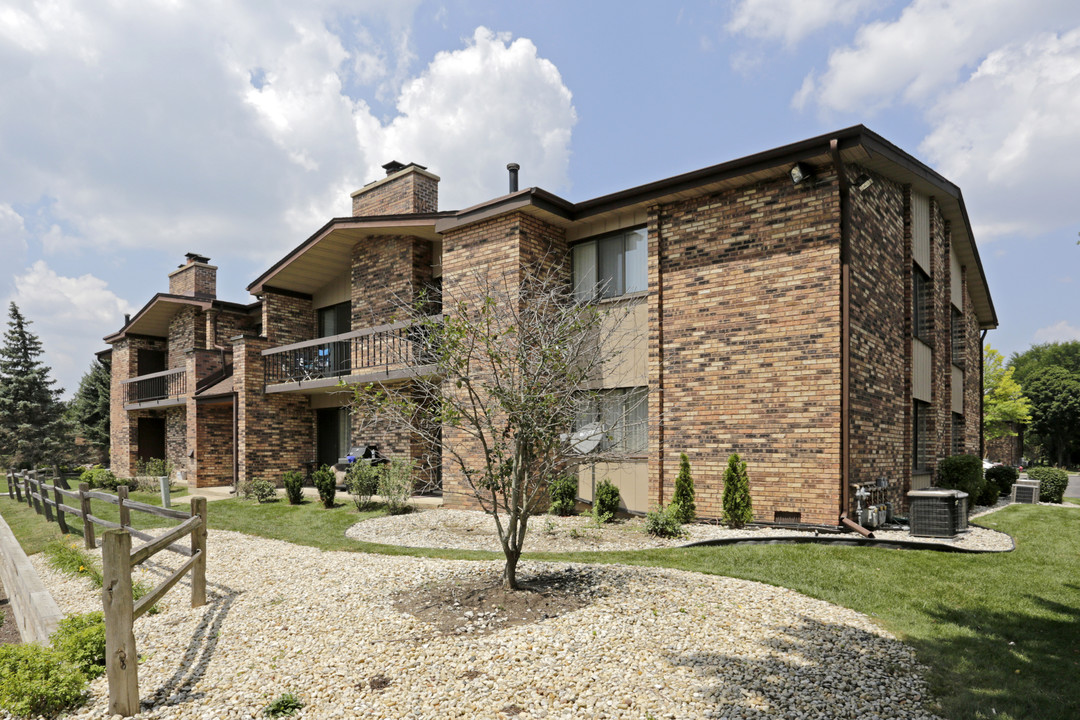 Park Crossing in Downers Grove, IL - Foto de edificio