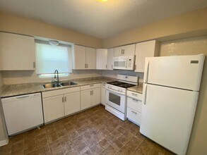 215 Caulder Ave in Des Moines, IA - Building Photo - Building Photo