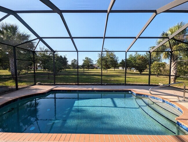 781 E Bismark St in Hernando, FL - Foto de edificio - Building Photo