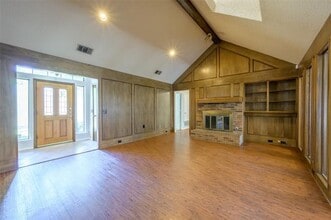 9016 Silverdollar Trail in Irving, TX - Building Photo - Building Photo