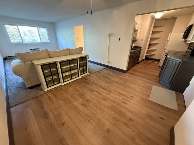 property at 925 1st Ave N