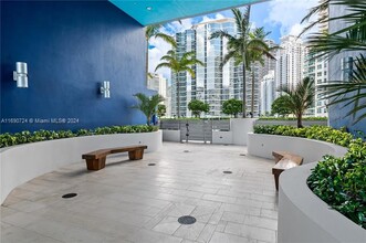 1300 Brickell Bay Dr, Unit 1206 in Miami, FL - Building Photo - Building Photo