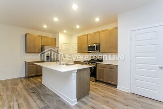 4460 Laughter Ct in Indianapolis, IN - Building Photo - Building Photo