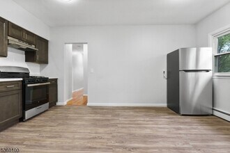 2063 Elizabeth Ave in Rahway, NJ - Building Photo - Building Photo