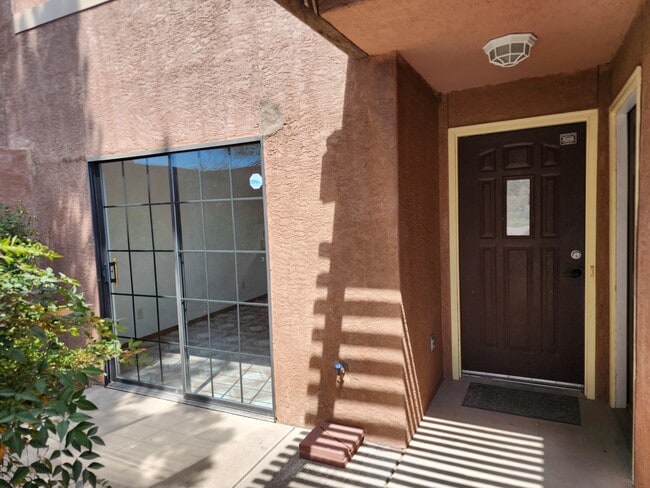 1623 S Main St in Roswell, NM - Building Photo - Building Photo