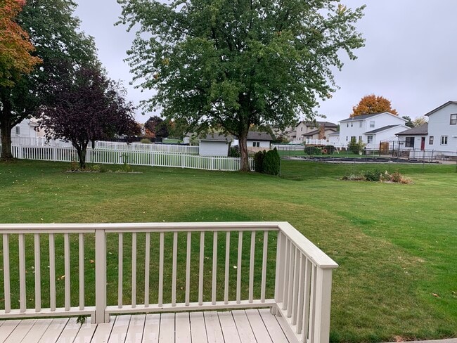 160 Brandy Brook Ln in Rochester, NY - Foto de edificio - Building Photo