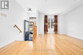 25 Kawneer Terrace in Toronto, ON - Building Photo - Building Photo