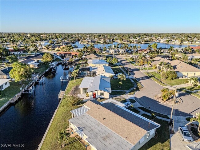 property at 4419 N Bay Cir