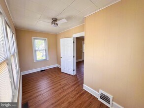 116-E E Clinton Ave in Haddon Township, NJ - Foto de edificio - Building Photo