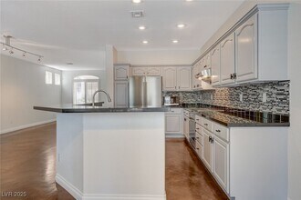 9420 San Laguna in Las Vegas, NV - Building Photo - Building Photo