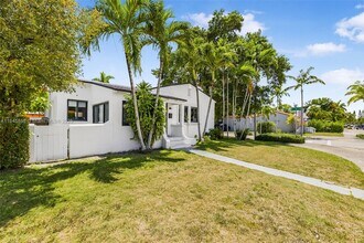 836 NE 82nd St in Miami, FL - Building Photo - Building Photo