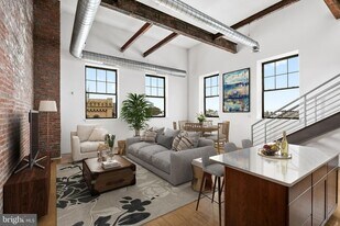 1637-39-1639 Poplar St, Unit S4 in Philadelphia, PA - Building Photo