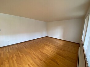 100 E Boston St in Seattle, WA - Building Photo - Interior Photo
