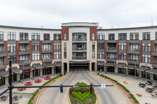 Centercourt Condominiums in Lexington, KY - Building Photo