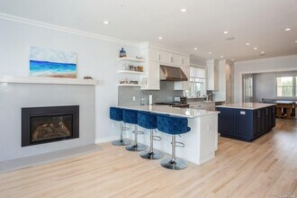 676 Dune Rd in Westhampton Beach, NY - Building Photo - Building Photo