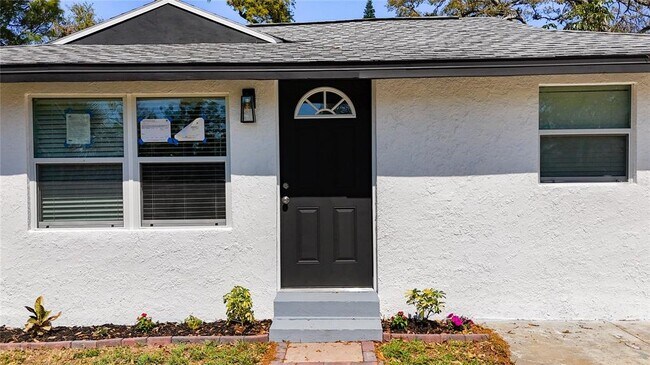 3755 10th Ave S in St. Petersburg, FL - Building Photo - Building Photo