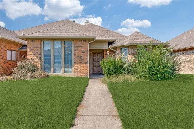 property at 4933 Glenscape Trail