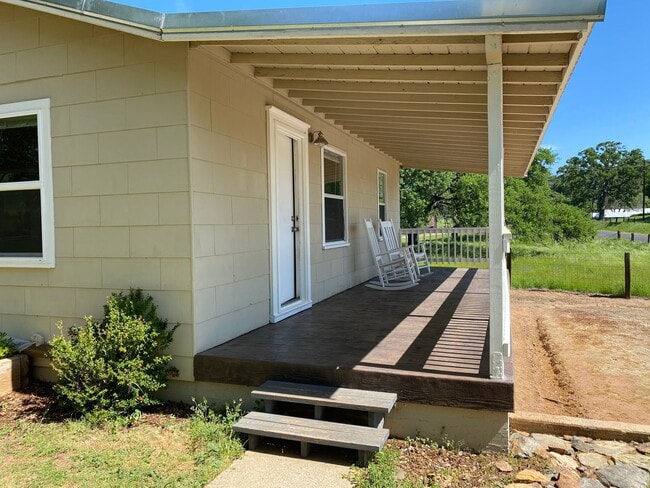 16870 Yosemite Rd in Sonora, CA - Building Photo - Building Photo