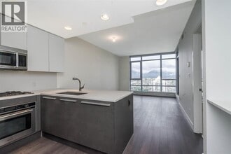 2008 Rosser Ave in Burnaby, BC - Building Photo - Building Photo