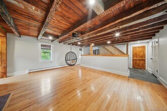 831 County Route 12 in New Hampton, NY - Foto de edificio - Building Photo