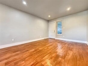 740 Edgemont Ave in Dallas, TX - Building Photo - Building Photo