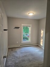 198 Calef Rd, Unit 198 in Manchester, NH - Foto de edificio - Building Photo