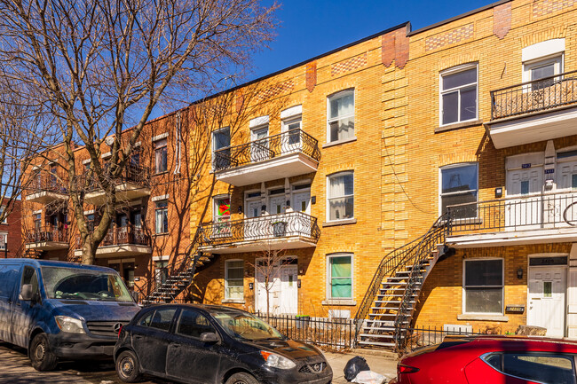 2417-2425 Chapleau St in Montréal, QC - Building Photo - Primary Photo