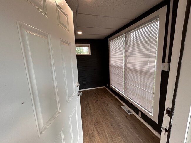 property at 1209 Lakeview Ave