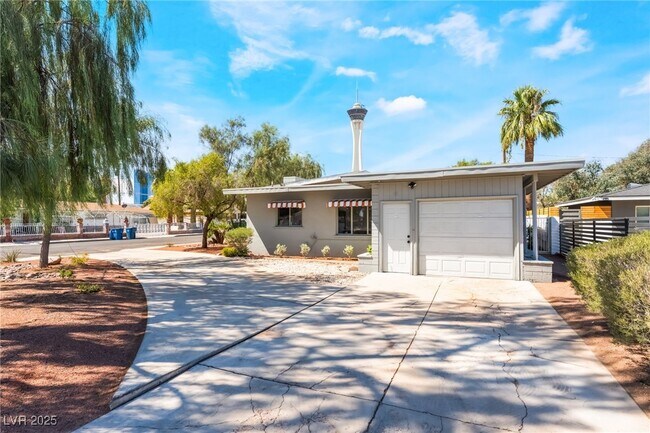 569 Canosa Ave in Las Vegas, NV - Building Photo - Building Photo