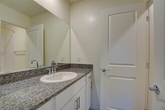 7906 W Agate Ave in Las Vegas, NV - Building Photo - Building Photo