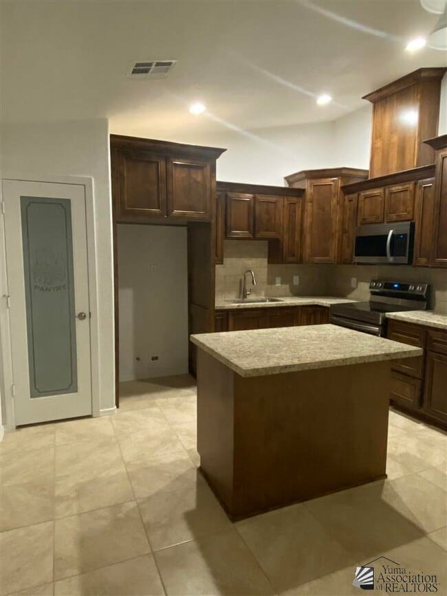 8720 E 41st St in Yuma, AZ - Building Photo - Building Photo