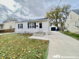 3822 52nd St in Des Moines, IA - Building Photo