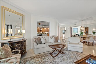285 Grande Way in Naples, FL - Building Photo - Building Photo