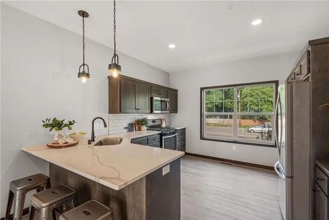 10280 3rd St NE in Blaine, MN - Building Photo - Building Photo