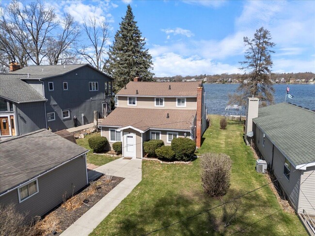 property at 4500 Island Park Dr