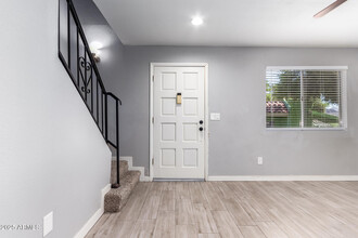 10227 N 7th Pl in Phoenix, AZ - Building Photo - Building Photo