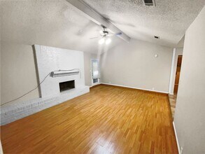 6428 Canyon Cir in Fort Worth, TX - Foto de edificio - Building Photo