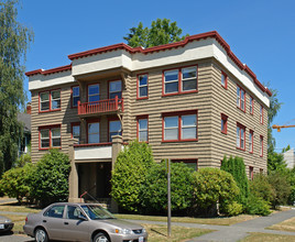 Stringfellow Apartments in Tacoma, WA - Building Photo - Building Photo