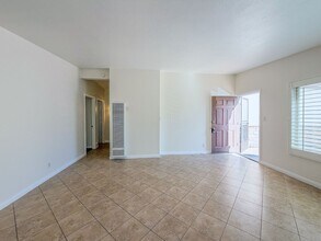 1065 Belfast Ln in Ventura, CA - Building Photo - Building Photo