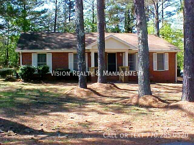 94 Brock St in Carrollton, GA - Building Photo