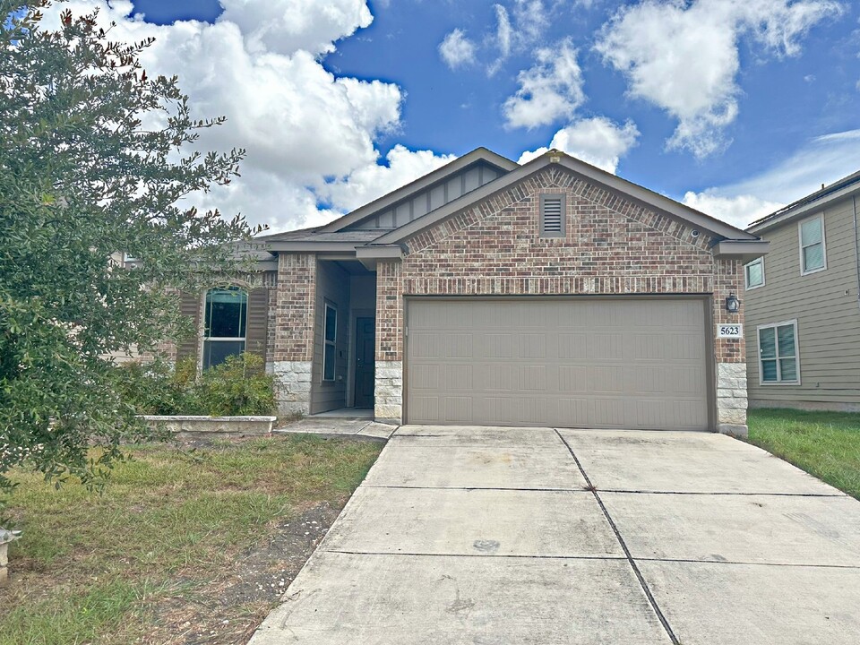 5623 Cielo Ranch in San Antonio, TX - Building Photo