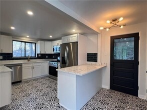 658 Fort Couch Rd in Pittsburgh, PA - Building Photo - Building Photo