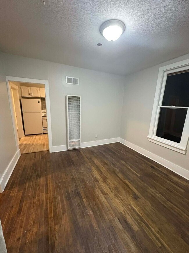 property at 3129 N Wellington Pl