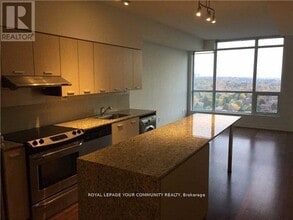 33 Singer Ct in Toronto, ON - Building Photo - Building Photo