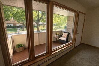 2402 Fremont Ave in Madison, WI - Building Photo - Building Photo