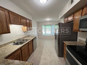 3910 New Garden Park in Greensboro, NC - Building Photo - Building Photo