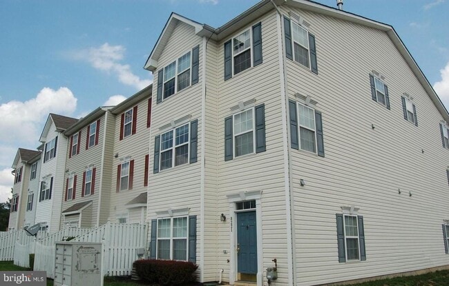 8221 Barrington Ct
